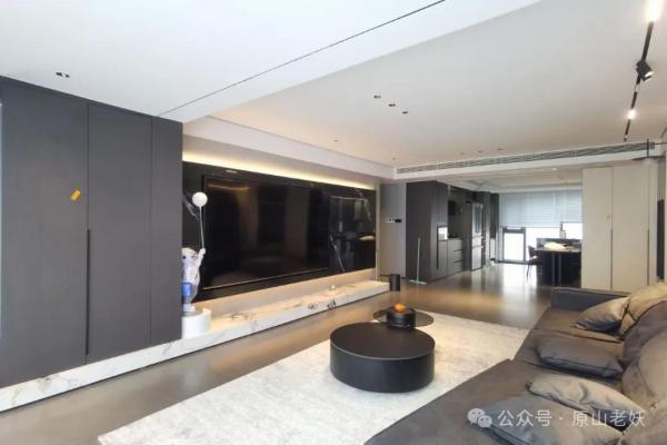 Fekete, fehér és szürke: Az örökkévaló klasszikus